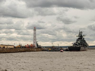 Экскурсия «Морская столица Петра: Новый Петербург». Кронштадт – Музей-макет Фортов Кронштадта. Ораниенбаум – Большой Меншиковский дворец с обедом
