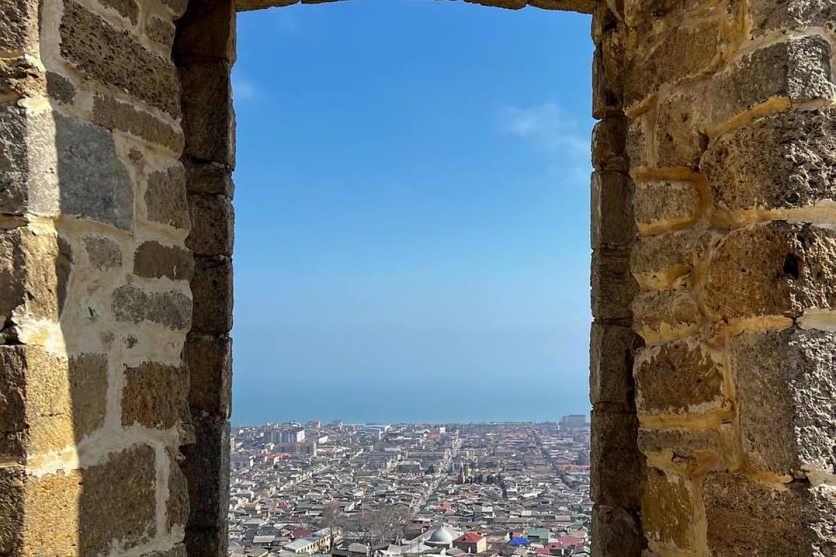 Дербент и Экраноплан лунь