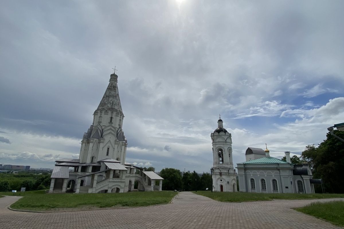 Бывшая царская загородная резиденция "Коломенское"